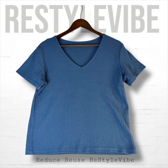 EMERY ROSE Women’s Size L Shirt Tee Short Sleeve Waffle Knit V-Neckline - Picture 1 of 9